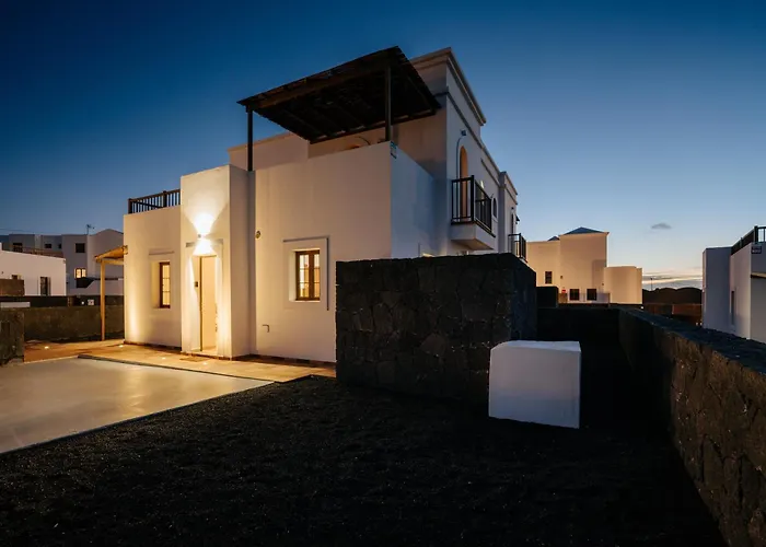 Villa Mayantigo By Casasblancas